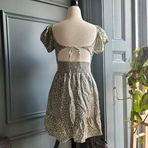 Hollister Green Floral Puff Sleeve Top